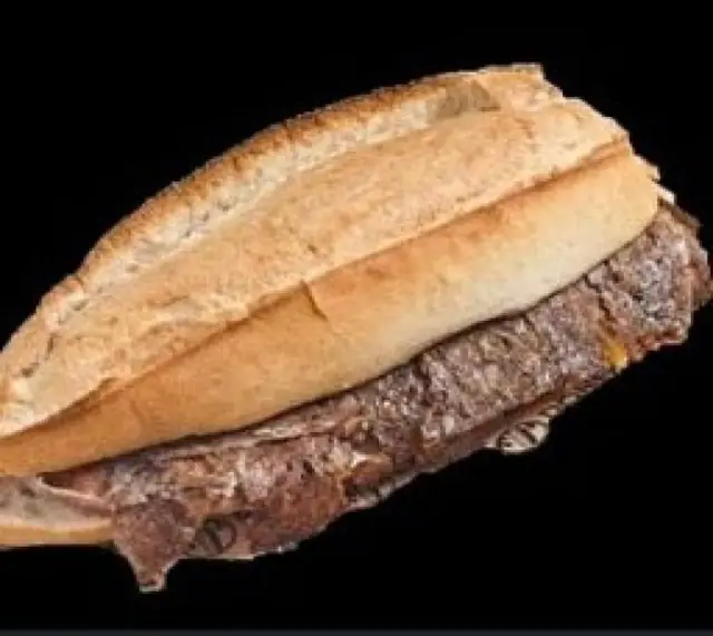 Tombik ekmekte et döner