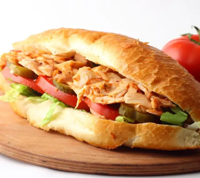 Tam ekmek arası tavuk döner